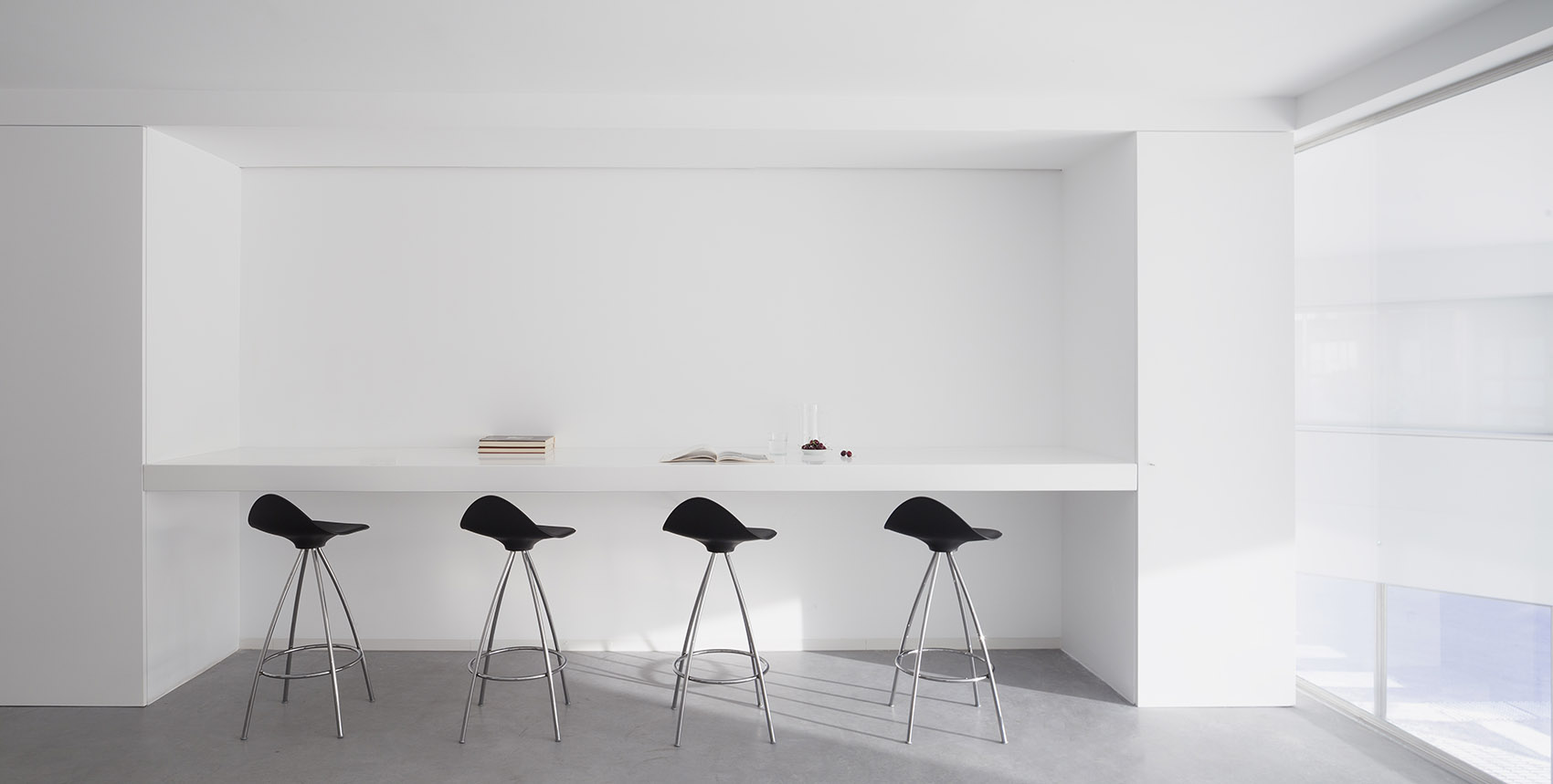 南宁极简黑白风格办公室设计装修效果图