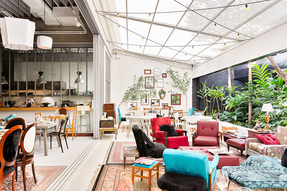 四平现代风格精品专卖店设计装修效果图