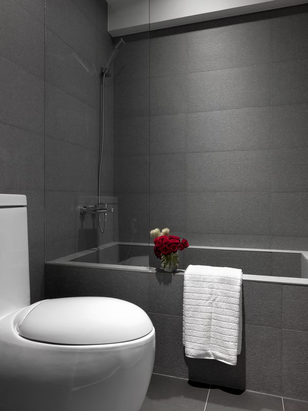 现代风格2平米卫生间装修图