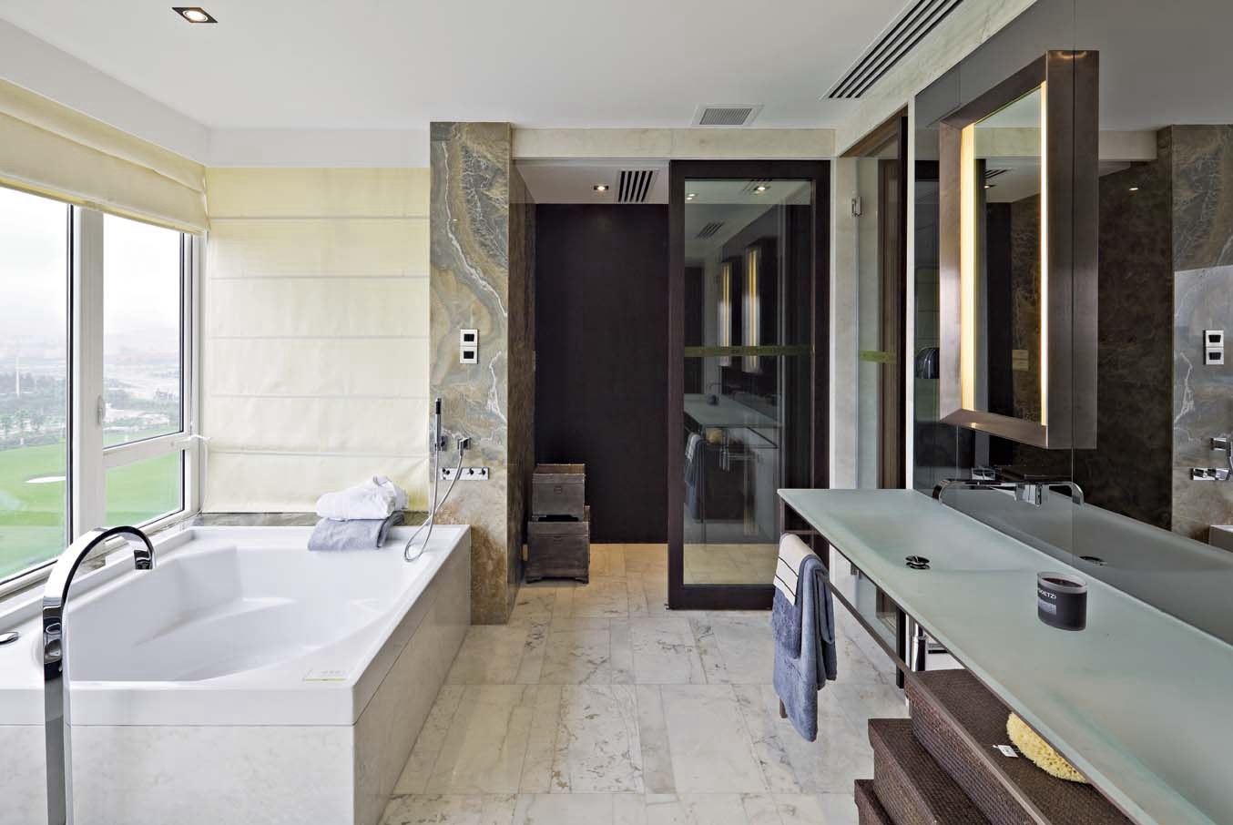 卫生间现代简约风格装修效果图小户型