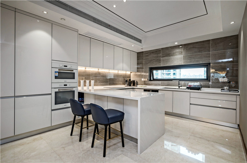 现代简约风格设计佛山保利西雅图124平米装修效果图