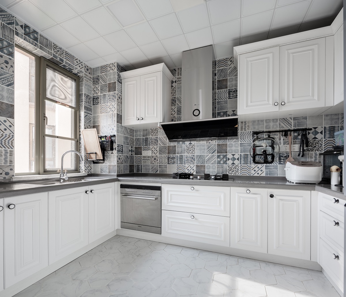 美式复古风格昆明华原花园154平米装修效果图