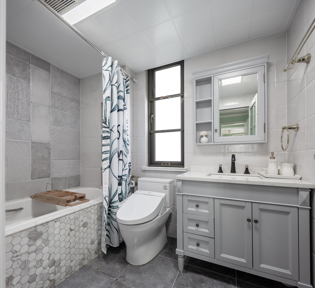 美式复古风格昆明华原花园154平米装修效果图