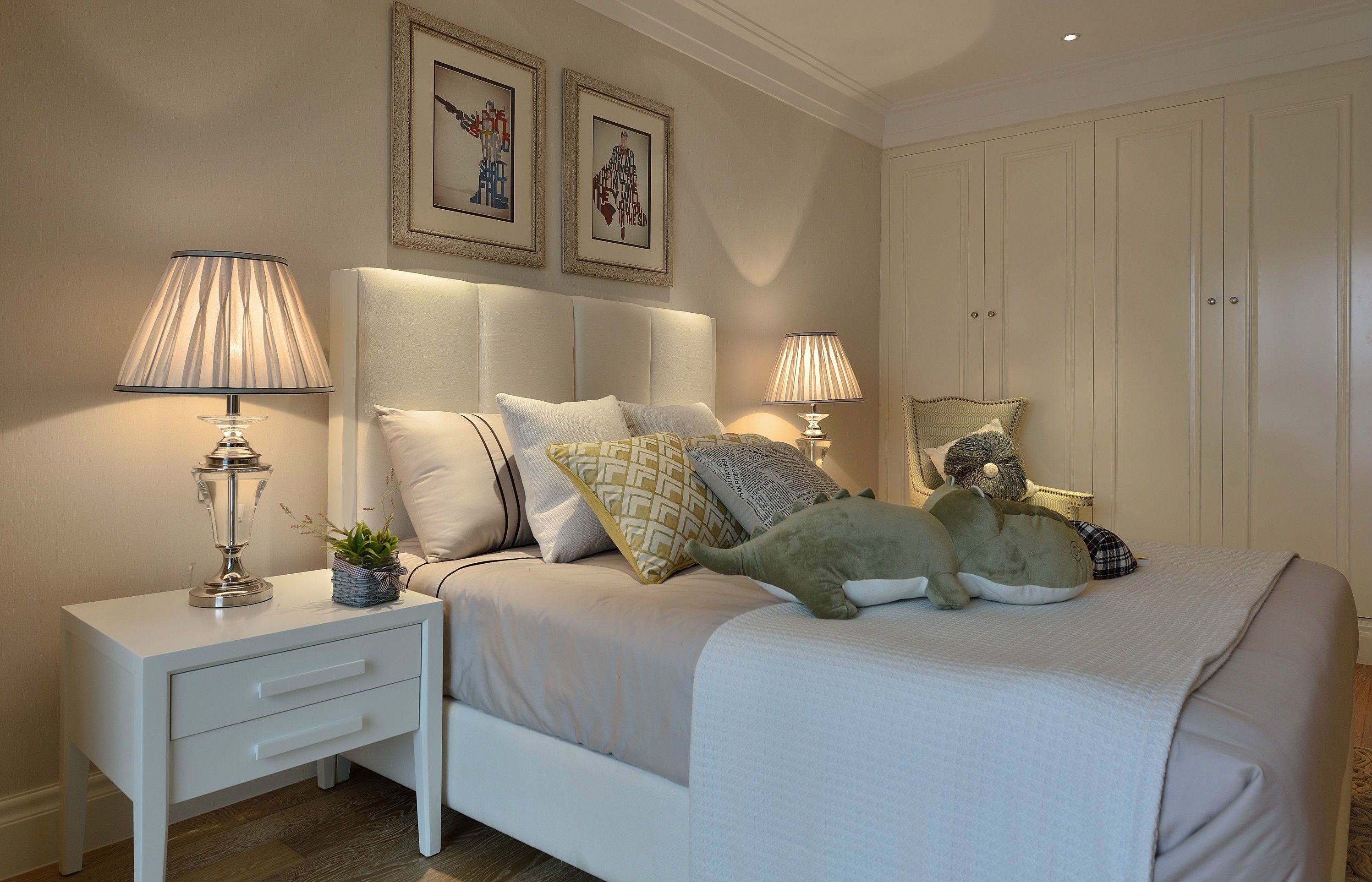 新房卧室欧式风格设计效果图