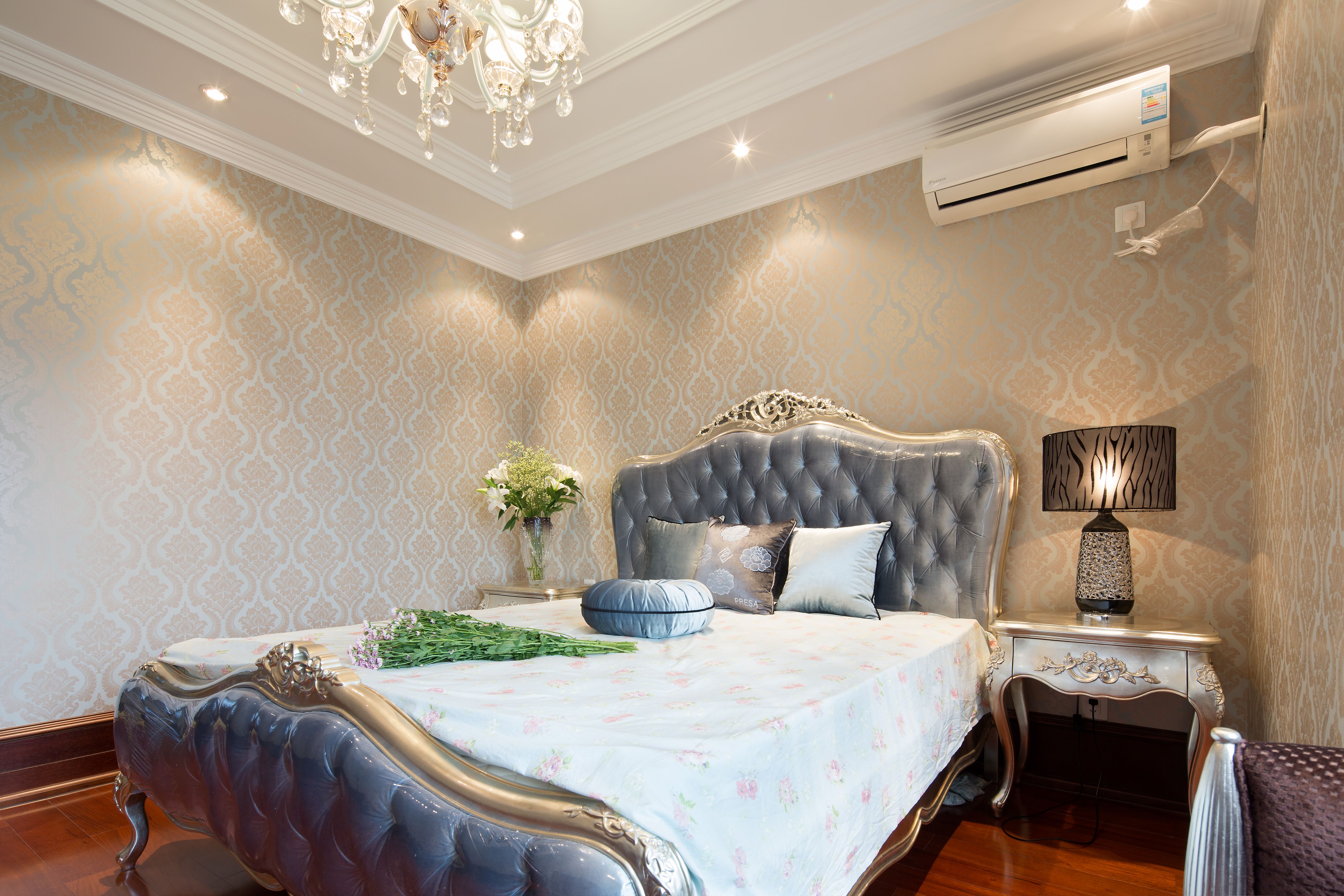 法式浪漫卧室装修效果图