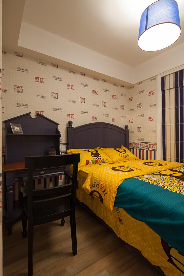 学生现代卧室装修设计效果图