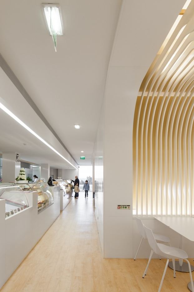 现代风格设计重庆400平米烘焙甜品店装修效果图