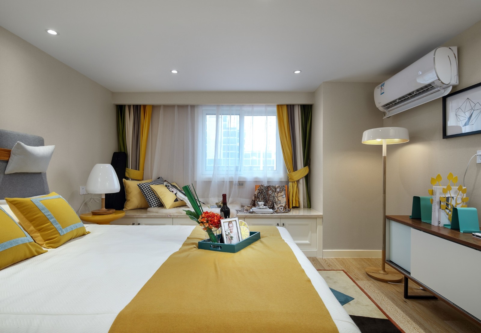 现代风格设计常州滨江明珠城121平米loft公寓装修效果图