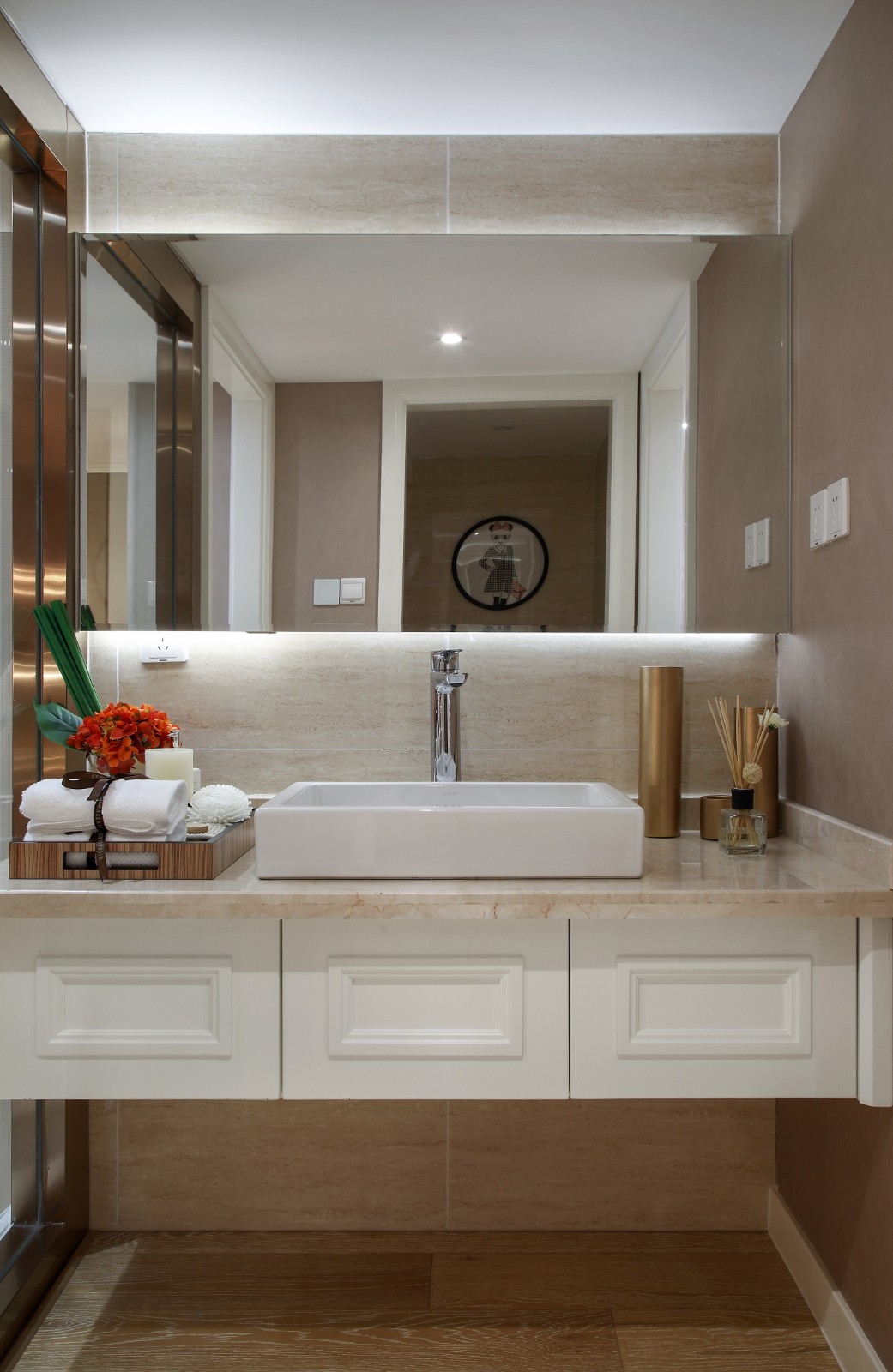 现代风格设计常州滨江明珠城121平米loft公寓装修效果图