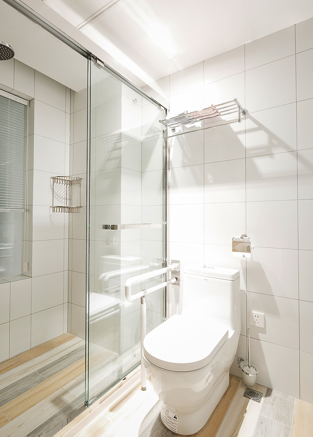 现代风格设计成都信和御龙山89平米loft公寓装修效果图