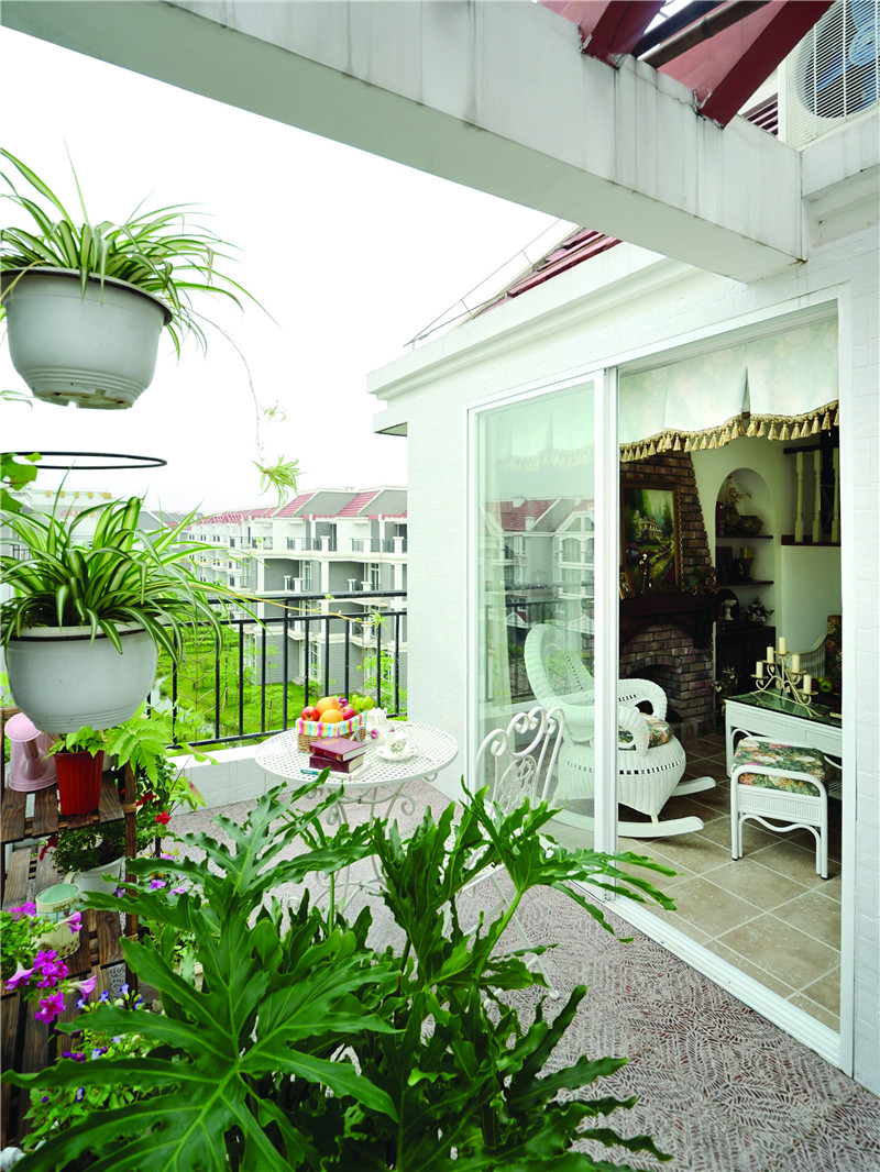 简约风格阳台装修效果图  9平米阳台黑白装修图片 欣家园