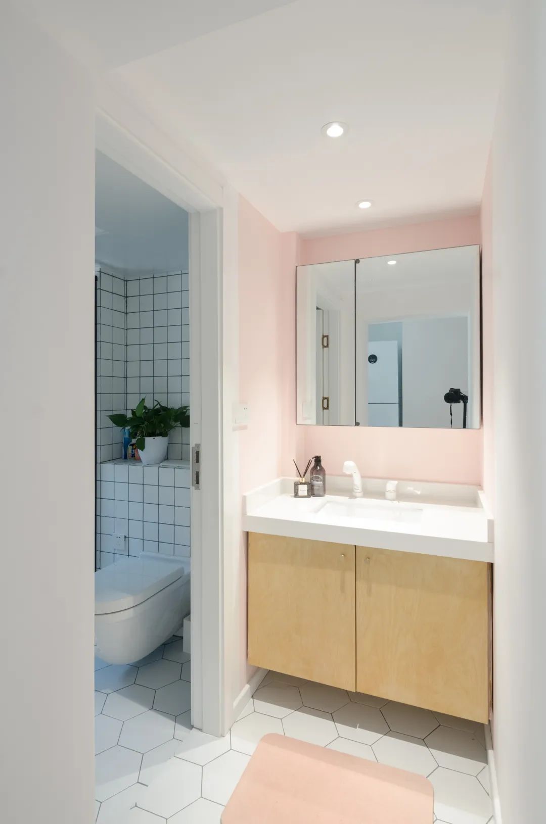 70㎡旧房改造优雅轻奢风装修效果图