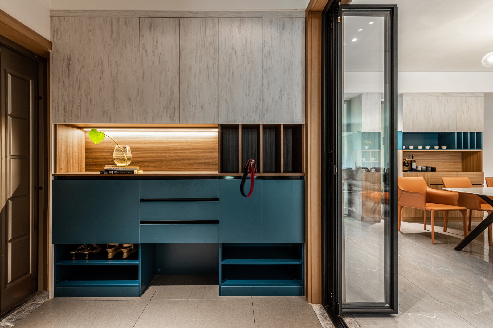 220平现代风客厅装修效果图