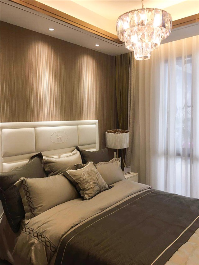 62平现代轻奢风格装修