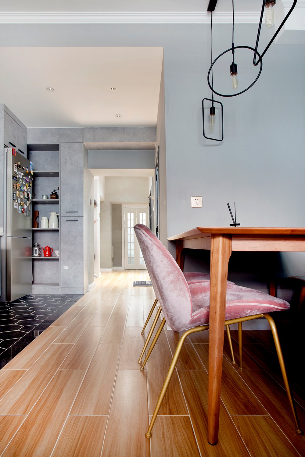 62平现代风格装修图