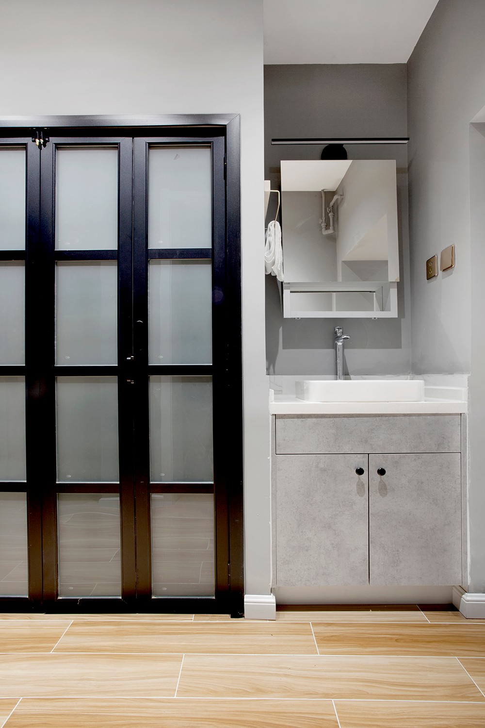 62平现代风格装修图