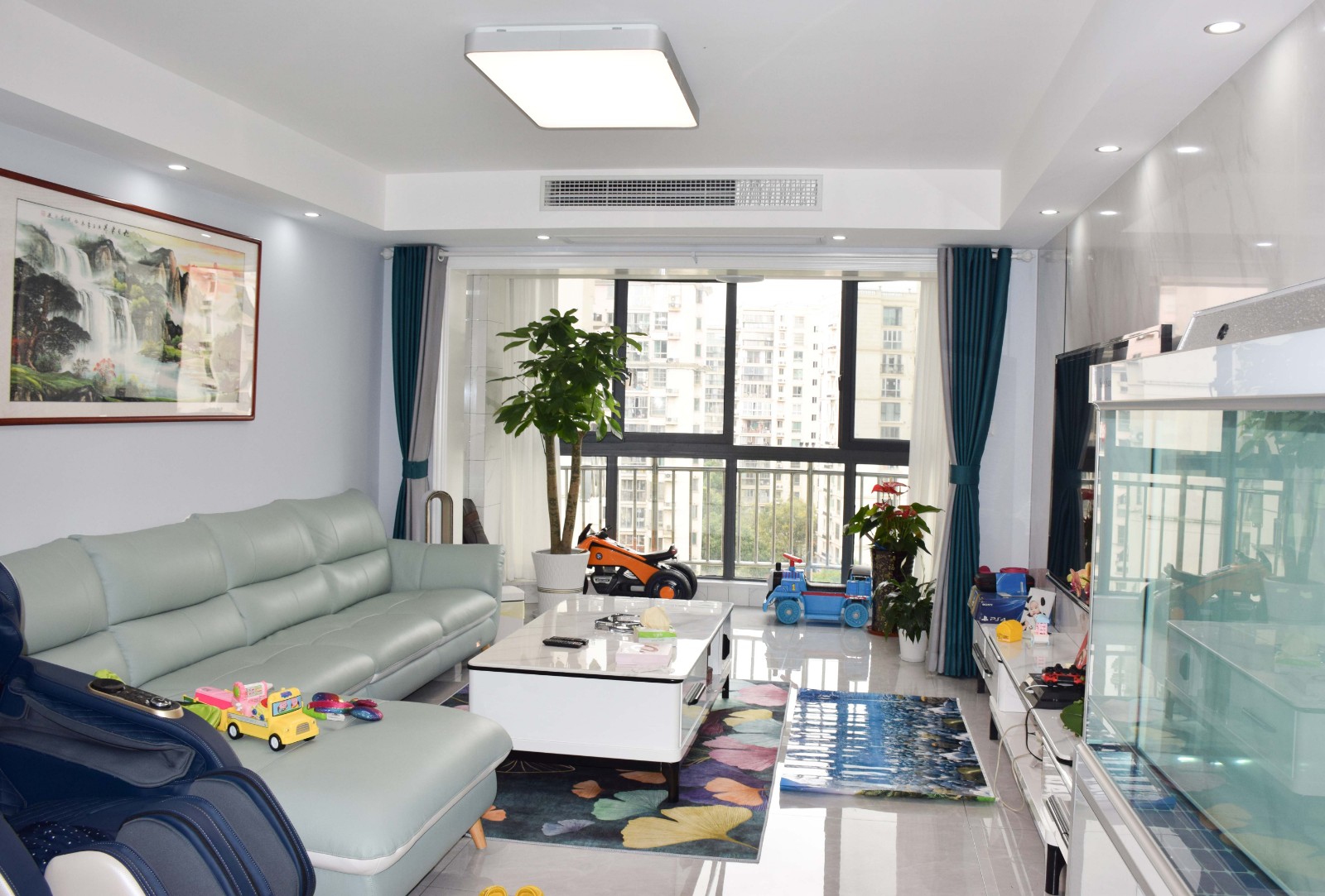 137平现代三室装修效果