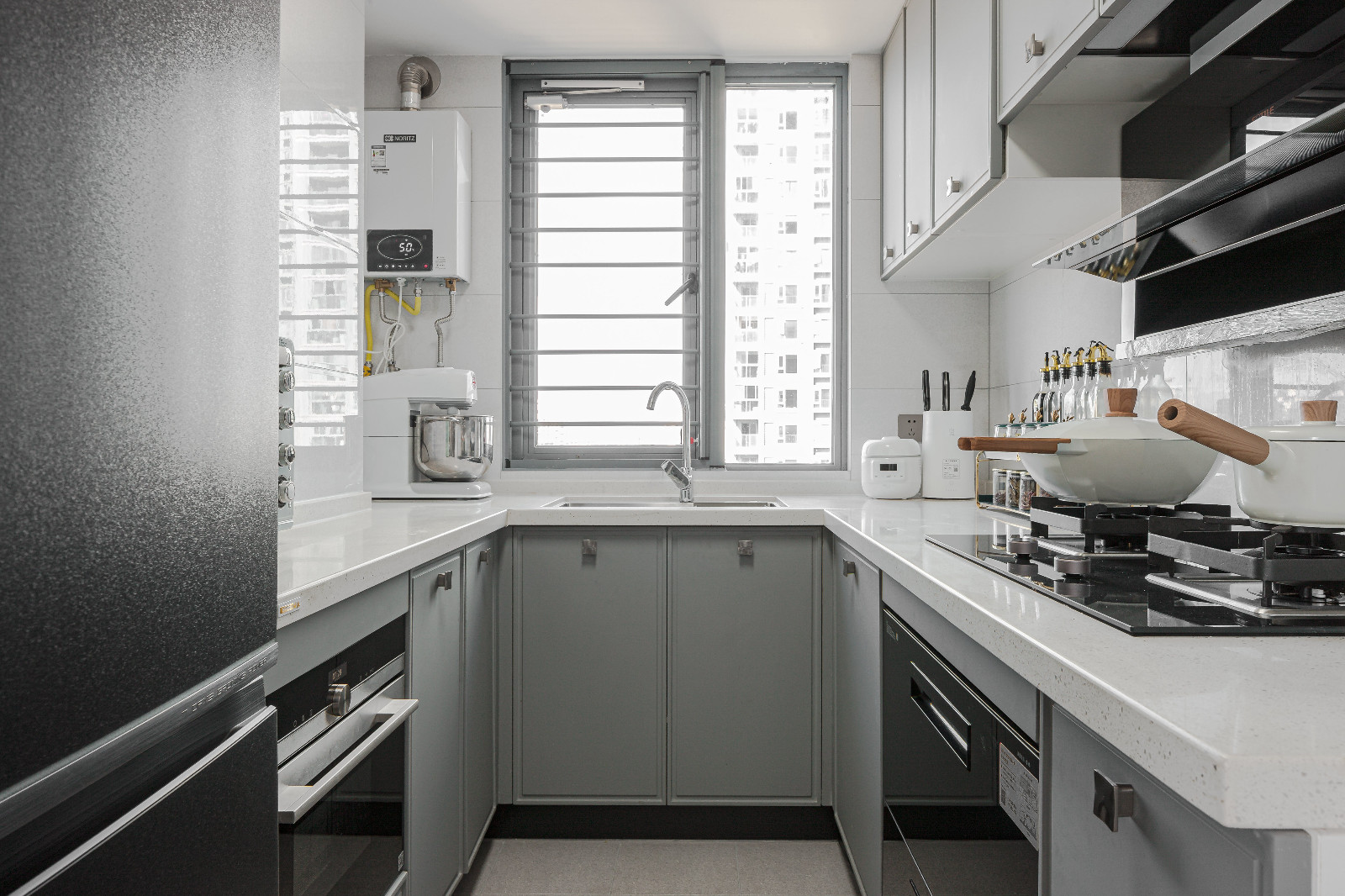 89平现代装修风哥哥