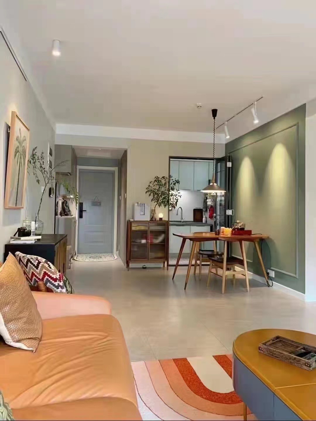 113m²色彩之间的碰撞,打造极美空间