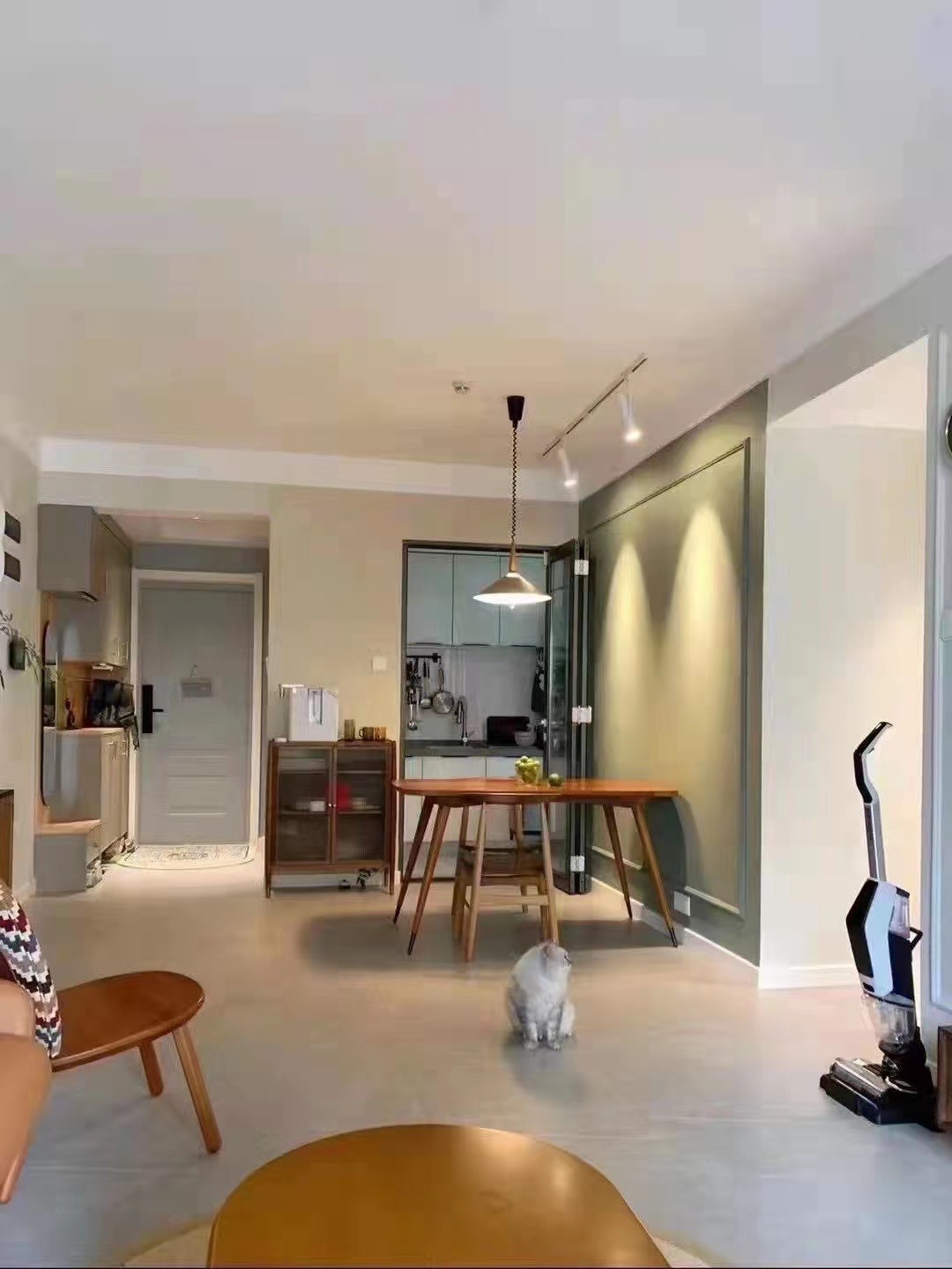 113m²色彩之间的碰撞,打造极美空间