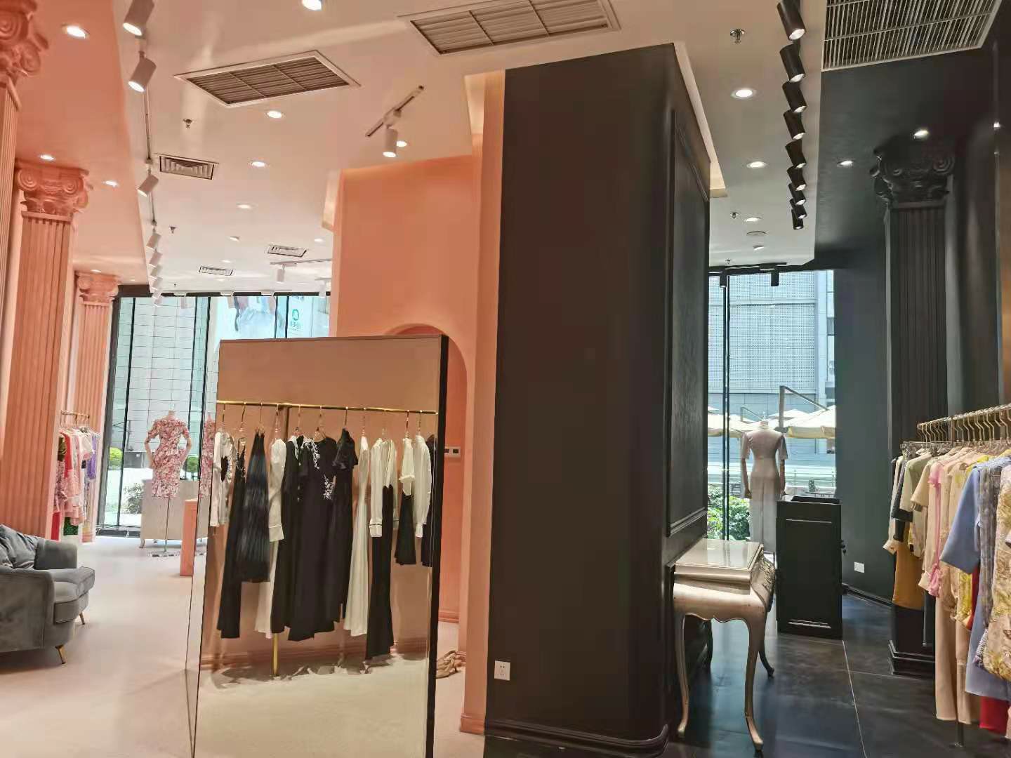 服装店-重庆-Romanchic