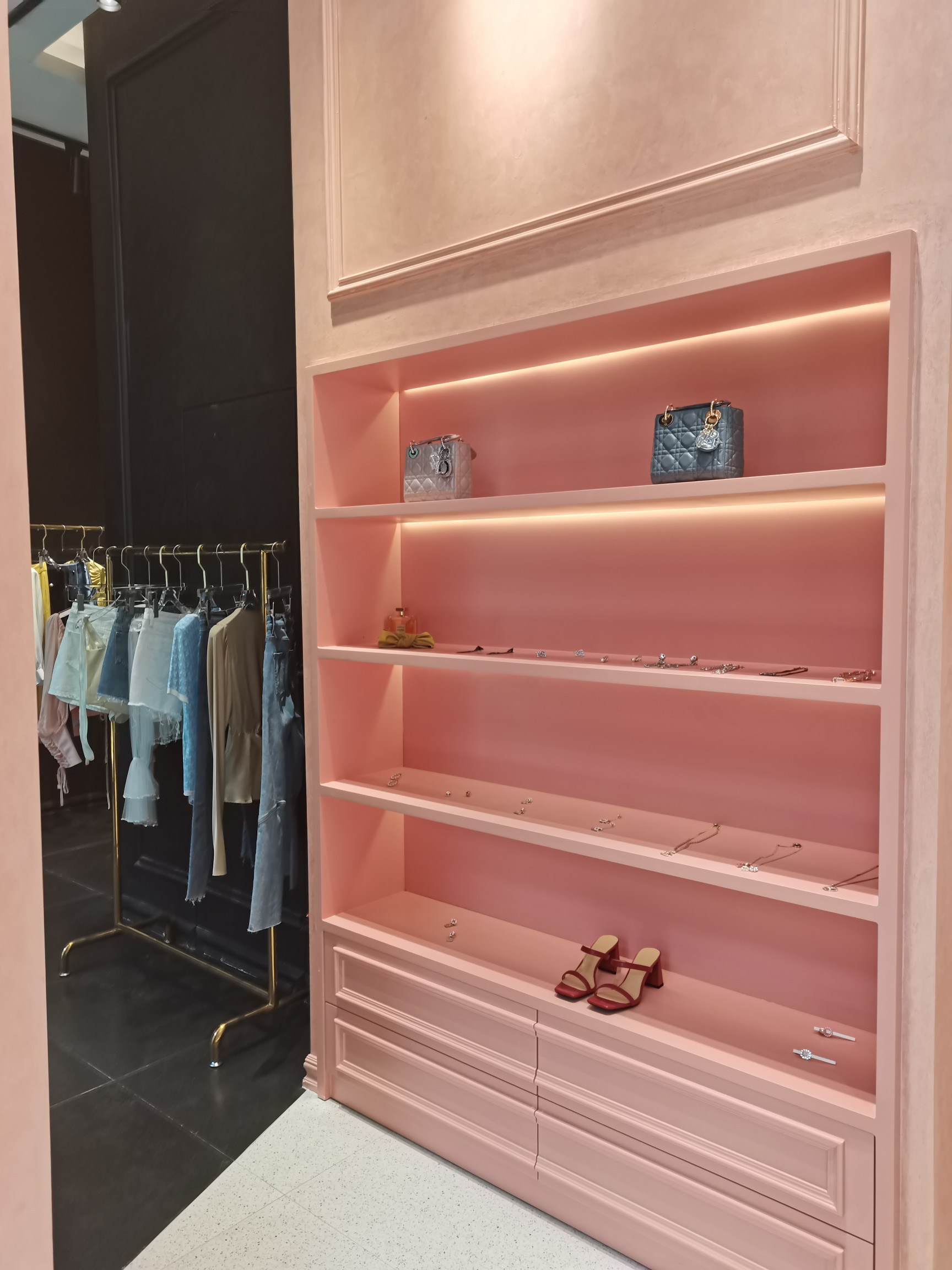 服装店-重庆-Romanchic