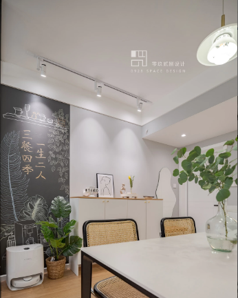 中古椅+圆栱门+奶茶色，打造慵懒北欧范儿
