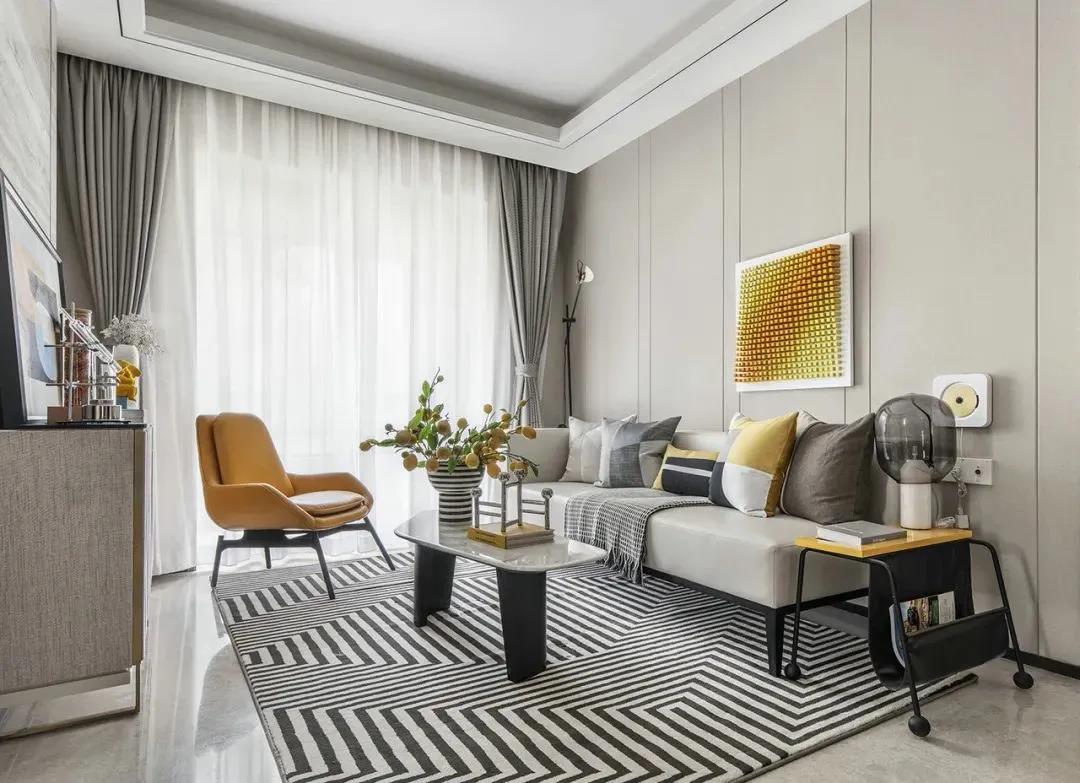 90平 朴素的空间布置鲜艳的小饰品，