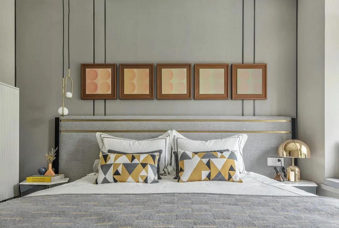 90平 朴素的空间布置鲜艳的小饰品，