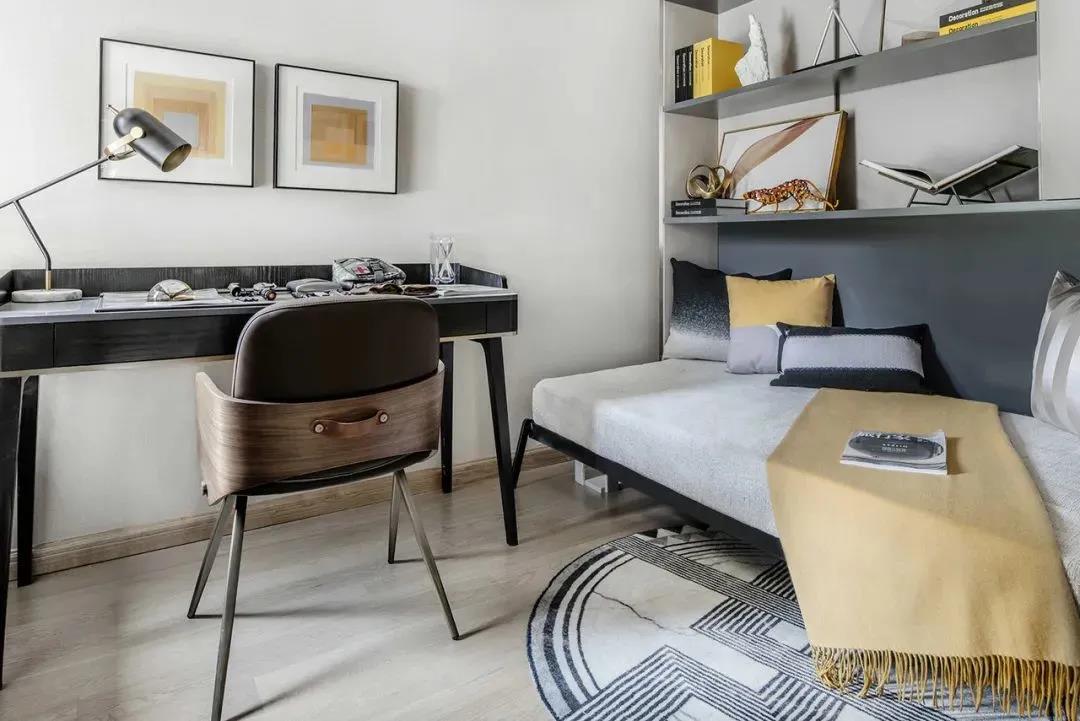 90平 朴素的空间布置鲜艳的小饰品，