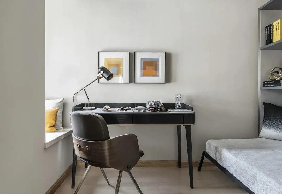 90平 朴素的空间布置鲜艳的小饰品，