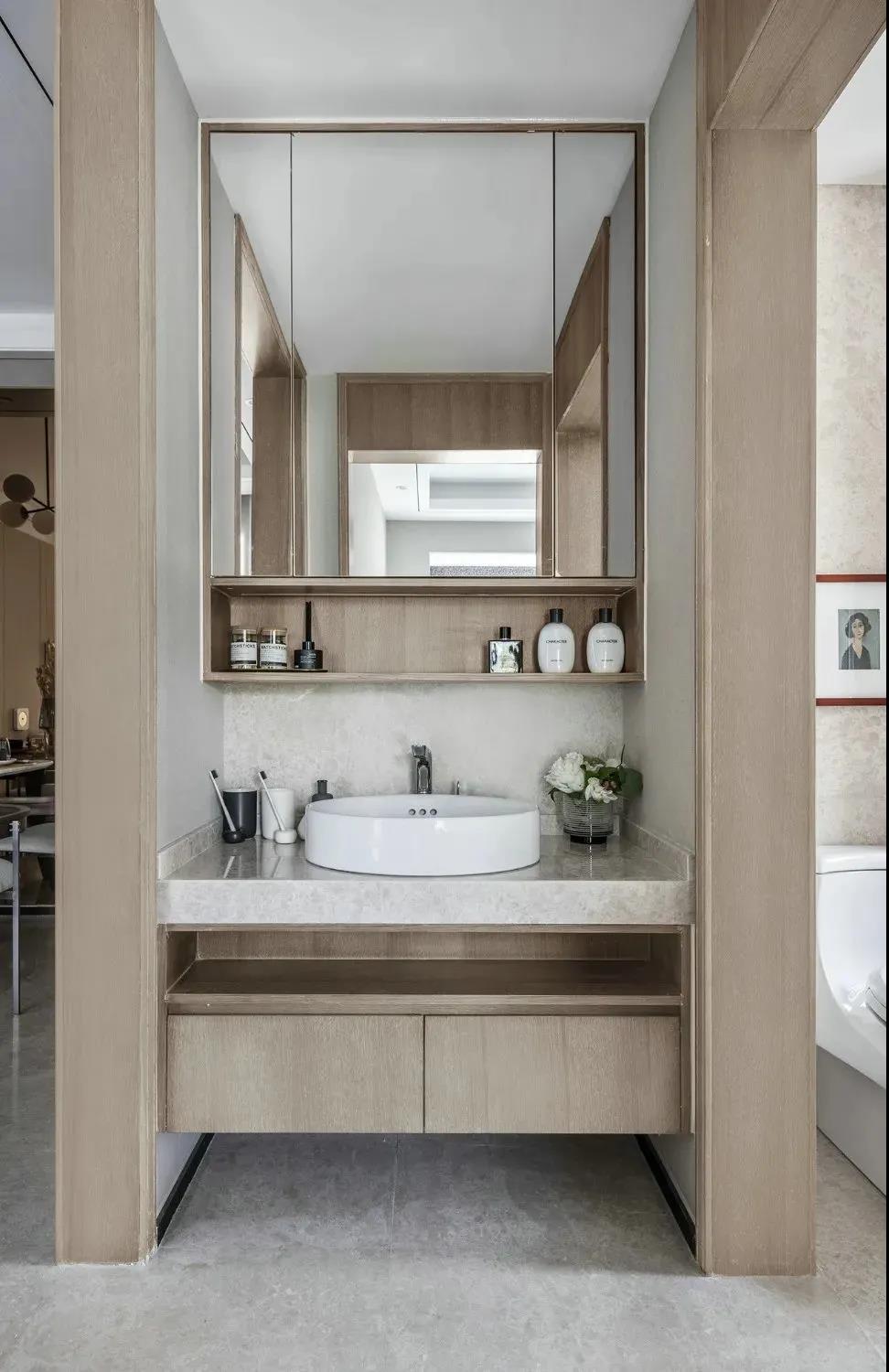 90平 朴素的空间布置鲜艳的小饰品，