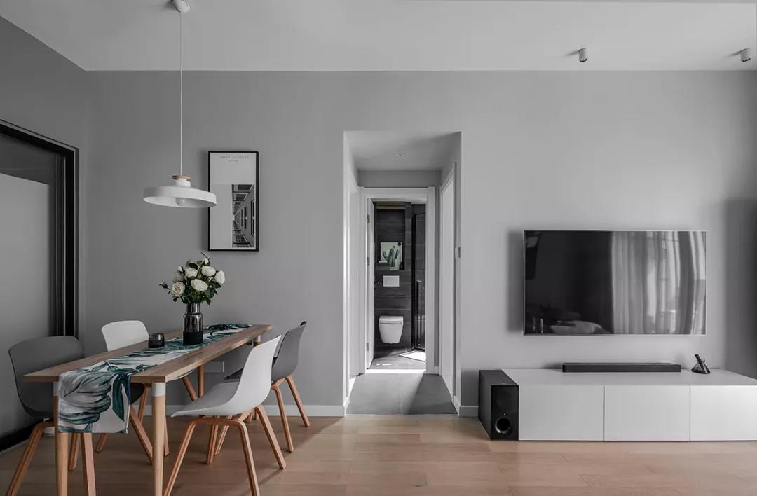 80㎡小户型两居室，灰色电视墙+蓝色沙发墙