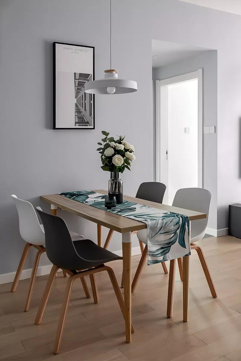 80㎡小户型两居室，灰色电视墙+蓝色沙发墙