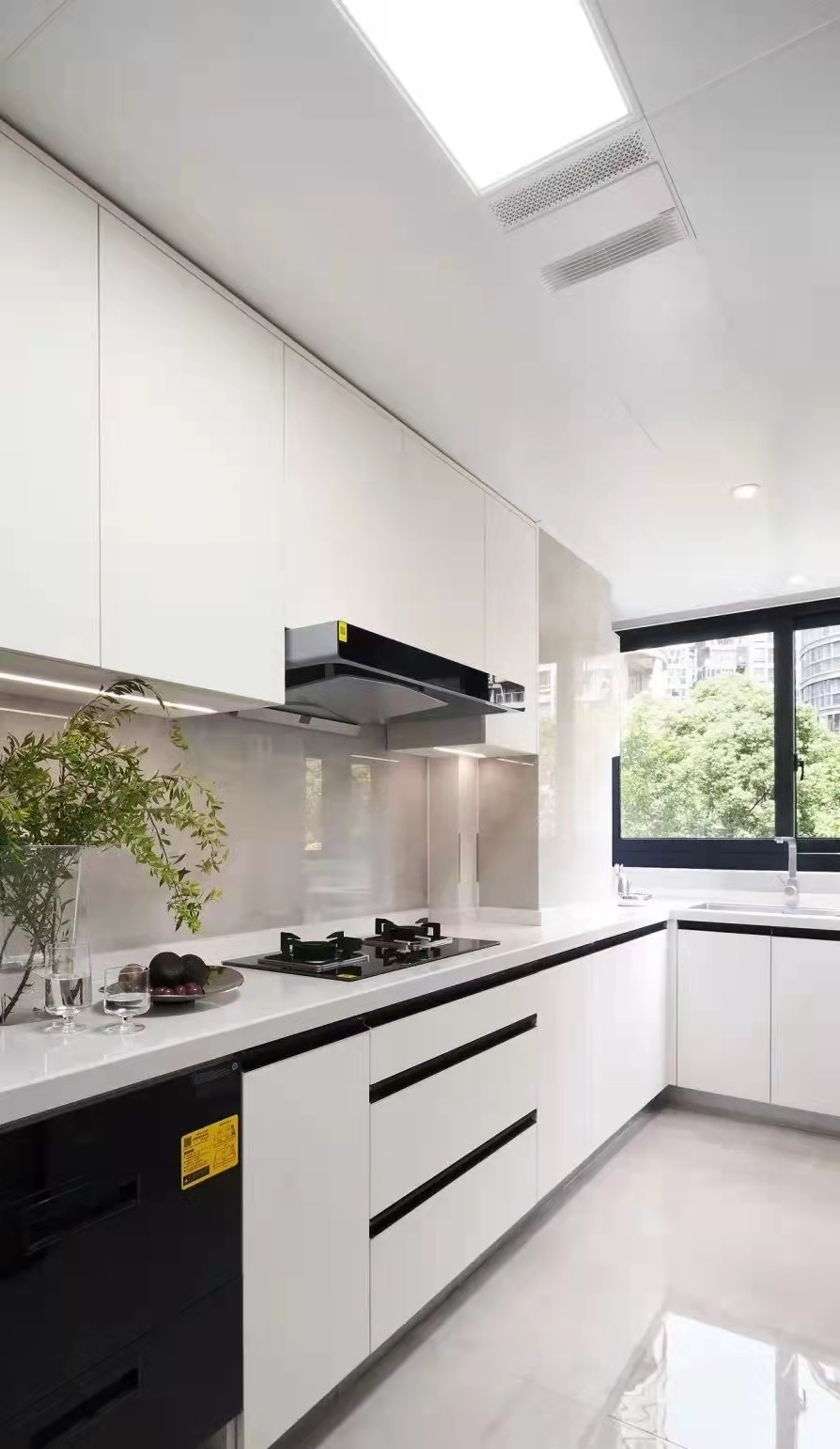 意式极简+侘寂风的舒适住宅