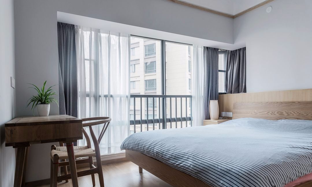 96㎡极简日式3室2厅，浅木色与灰白色搭配，反映空间简约、纯粹的气氛！