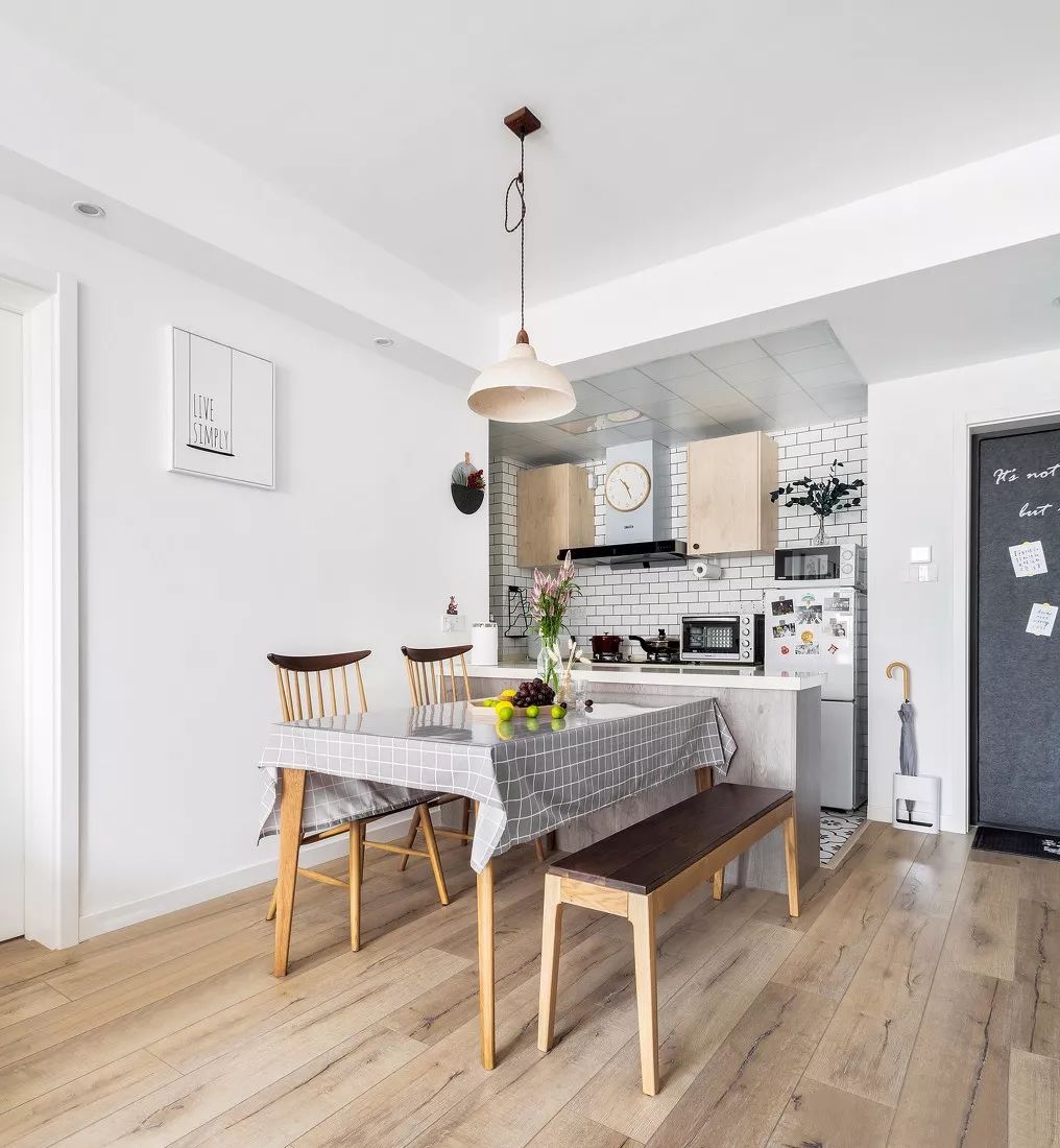 小家也要美美住！80㎡清新北欧风，黑板墙设计好赞！