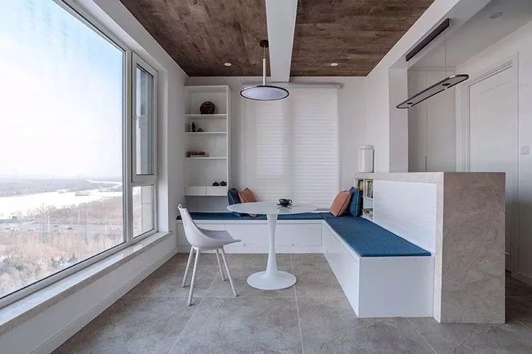 190㎡现代简约风，时尚暖灰色，客厅通透极了