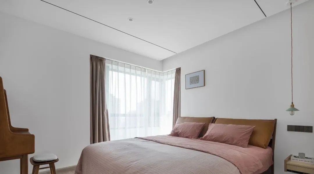 108平现代简约婚房，客厅整墙收纳柜，简单洁白的配色太舒服了！