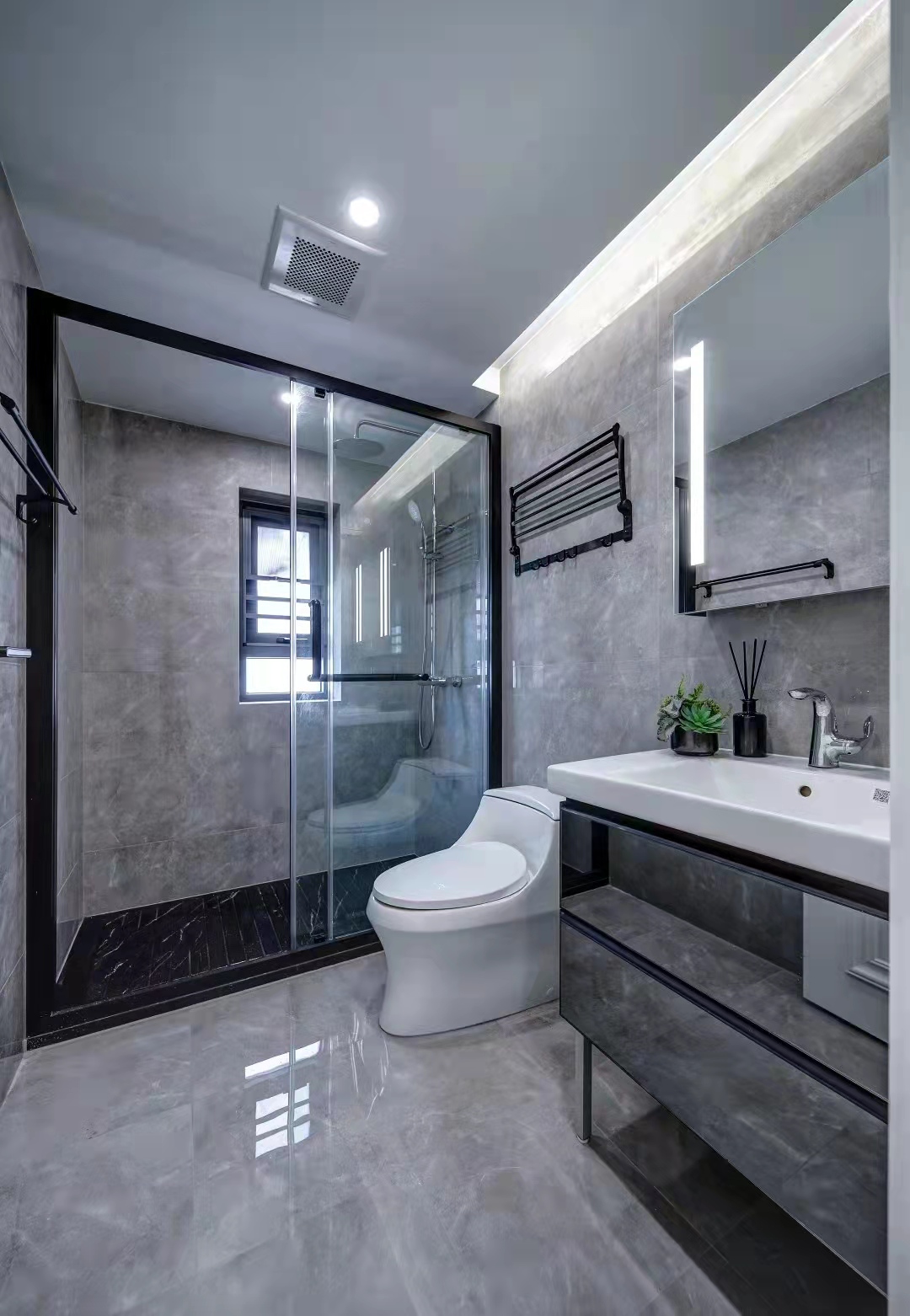 140平轻奢风格装修案例