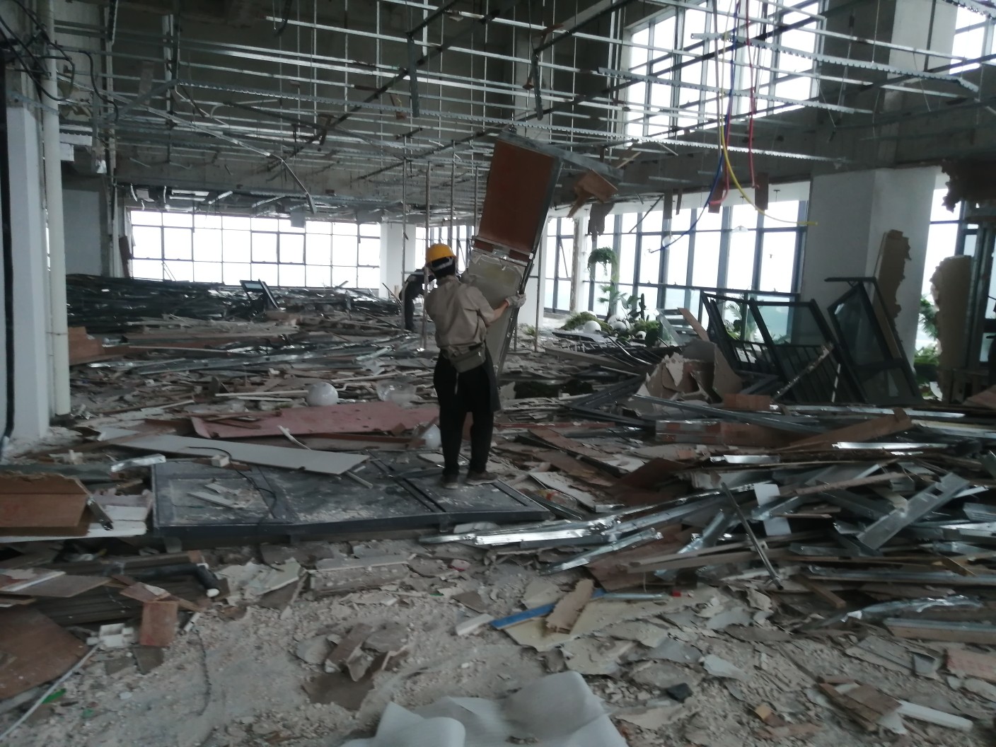 坪山肯渡动漫城工业区整体改造拆除