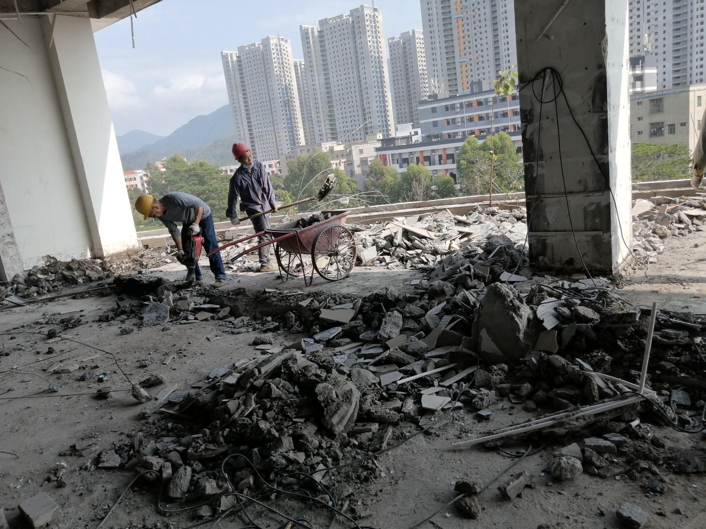 坪山肯渡动漫城工业区整体改造拆除