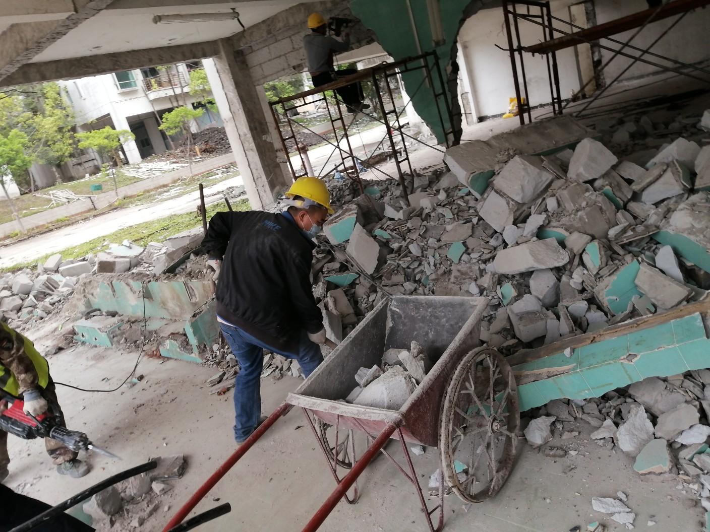 坪山肯渡动漫城工业区整体改造拆除