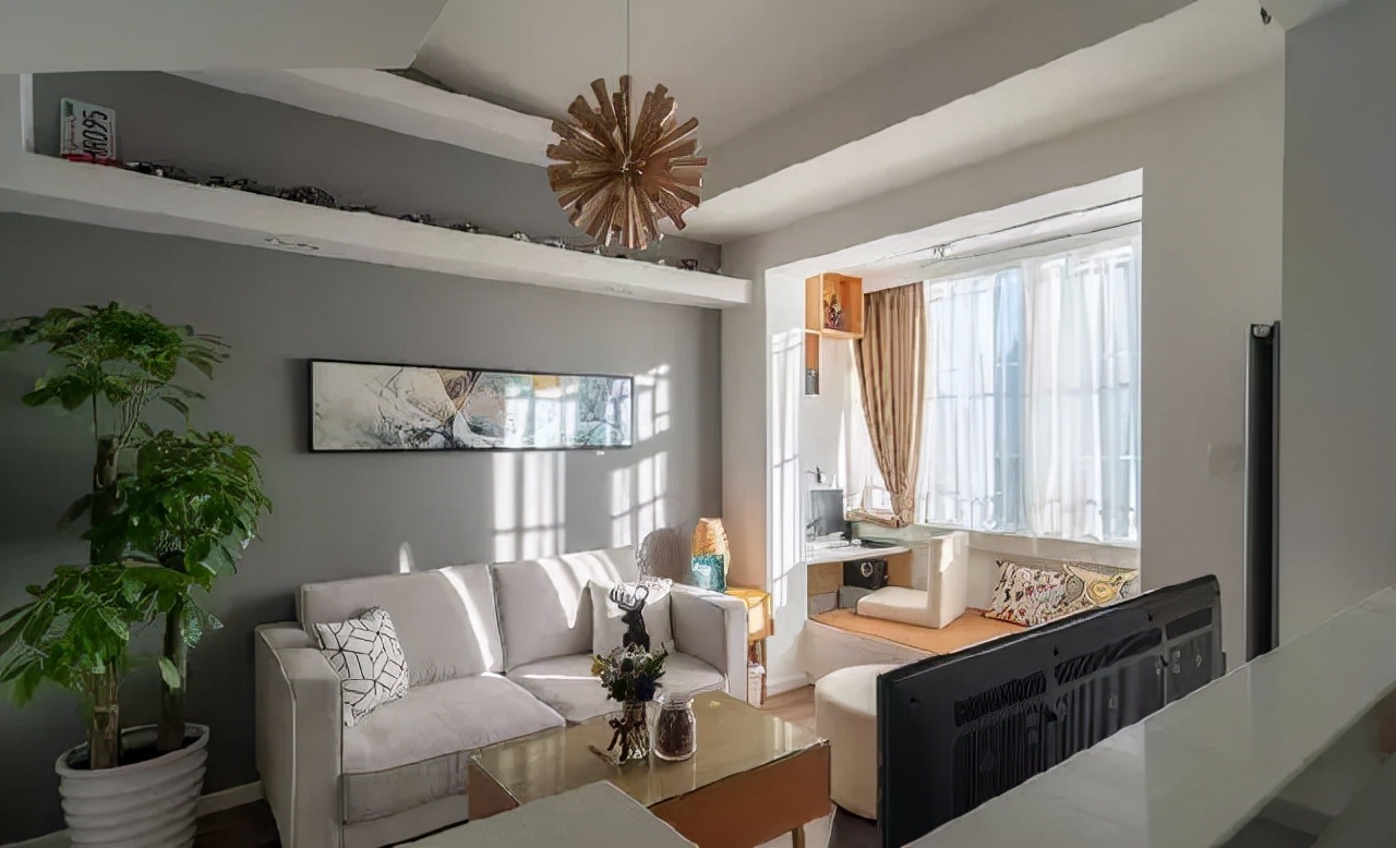 55平loft公寓有两间卧室，阳台榻榻米还能当一间房，优秀