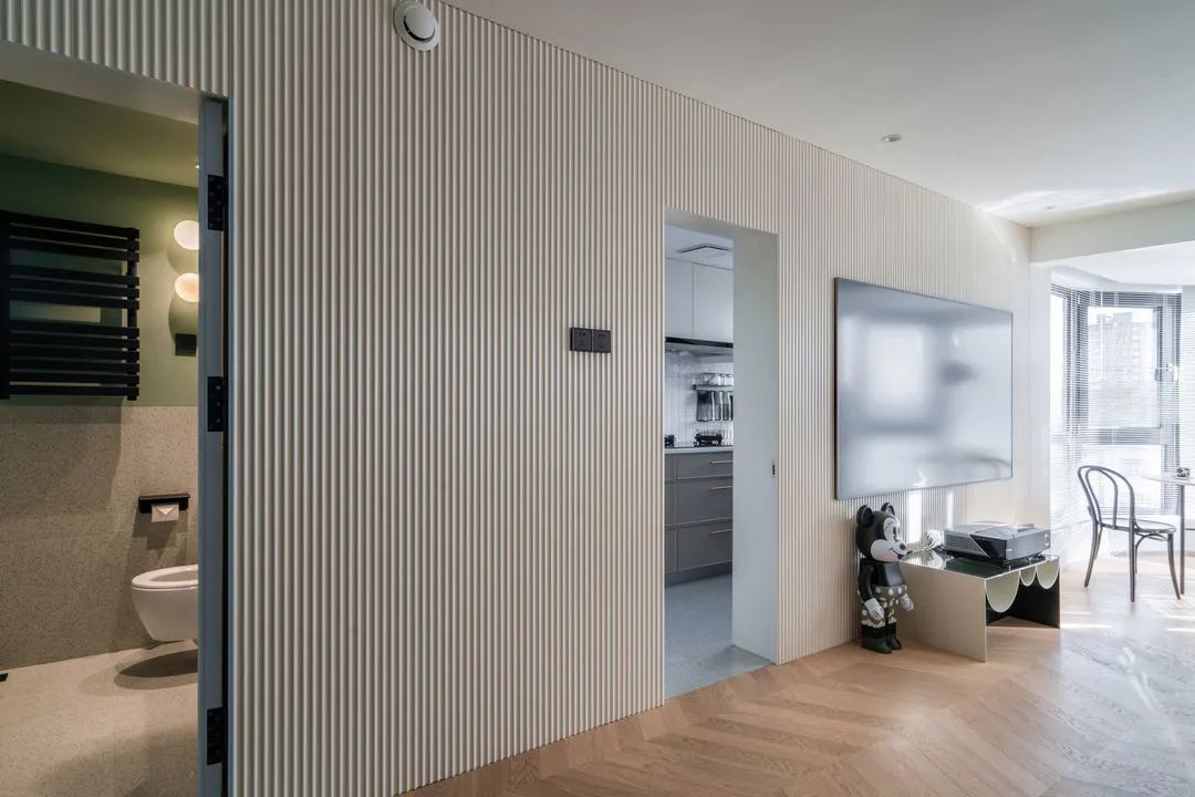 73m²小户型两房，玄关进门就有衣柜、洗手台，好看实用颜值高