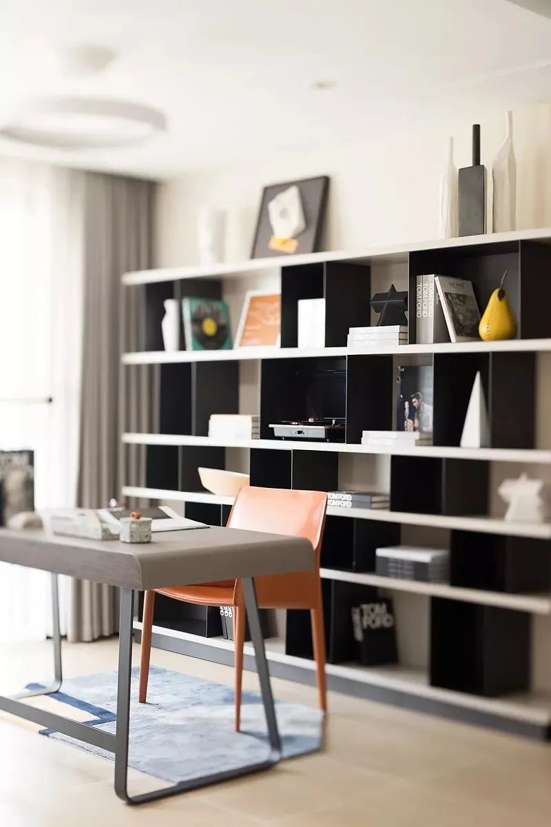 104㎡现代简约，淡雅舒适空间，点缀活泼的配色！