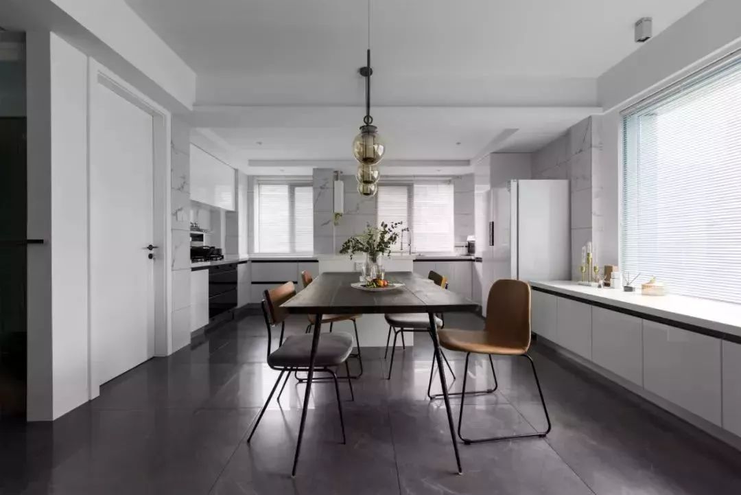 130㎡现代混搭，冷静凝聚惊艳