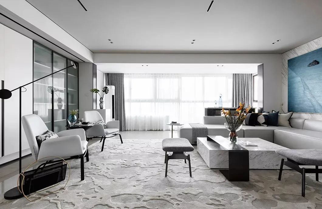 116㎡的黑白灰色调装修，整体空间充满了成熟优雅的气质！