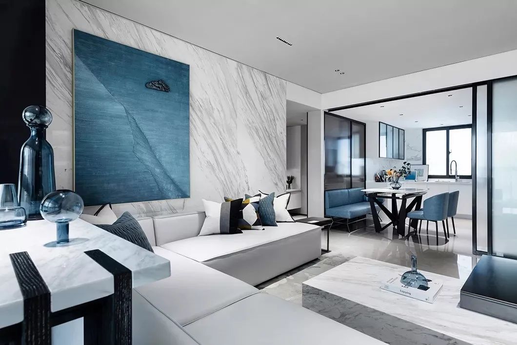 116㎡的黑白灰色调装修，整体空间充满了成熟优雅的气质！