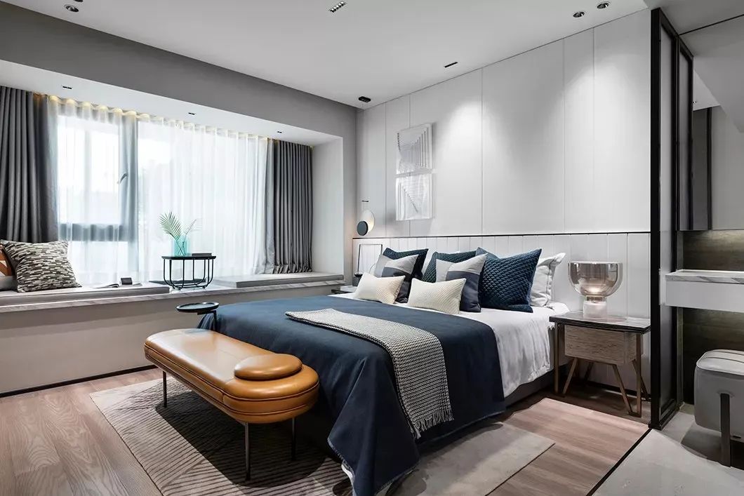 116㎡的黑白灰色调装修，整体空间充满了成熟优雅的气质！